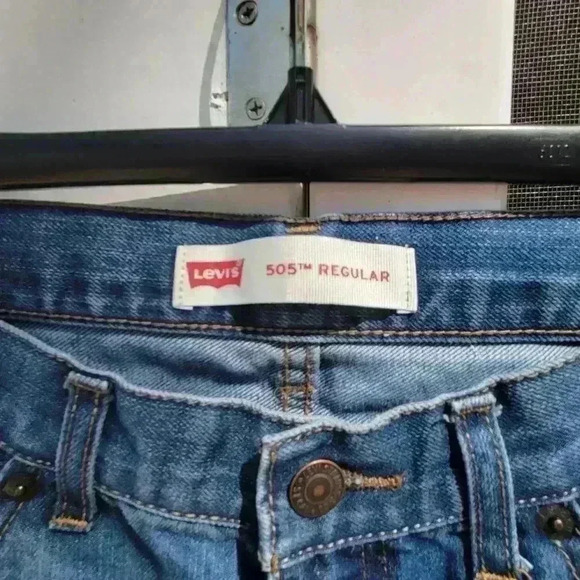 STUNNING LEVI'S WOMENS 505 REGULAR JEANS SZ 20 REG W30 x L30" Medium Wash - Picture 4 of 10